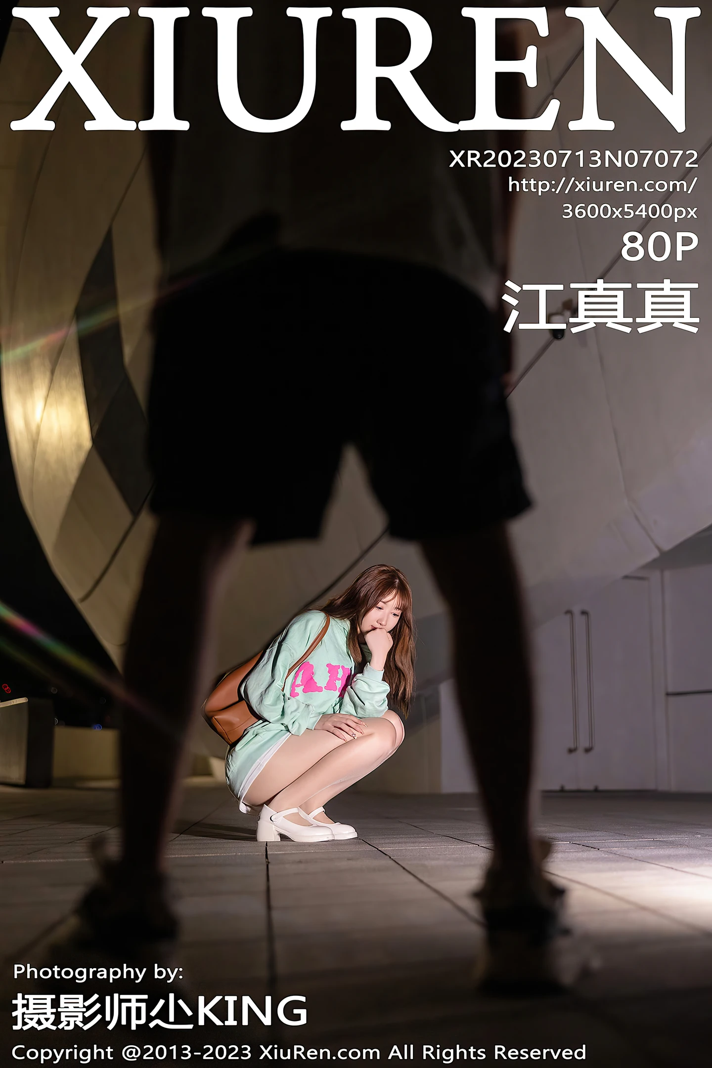 [XiuRen秀人网]VOL.7072 模特江真真户外绿灰卫衣+性感蓝色蕾丝内衣秀完美身材诱惑写真80P-秀人网官方网站